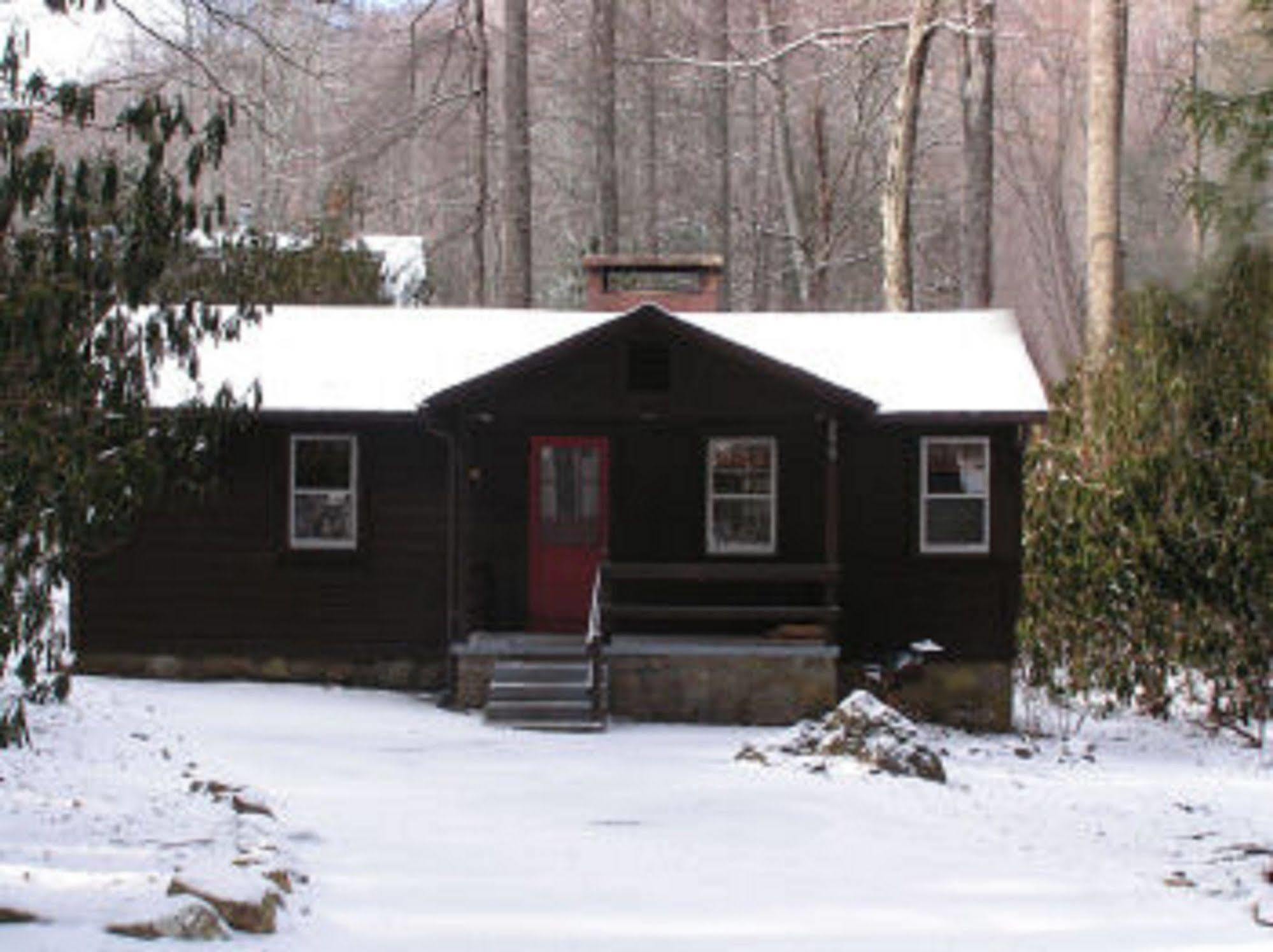 Cabins At Twinbrook Resort Maggie Valley Exterior photo